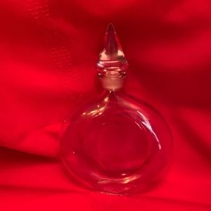 Gerlain Shalimar large perfume bottle… no flaws of any kind… beautiful bottle